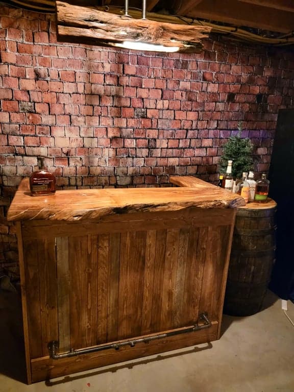 The finished spalted maple bar