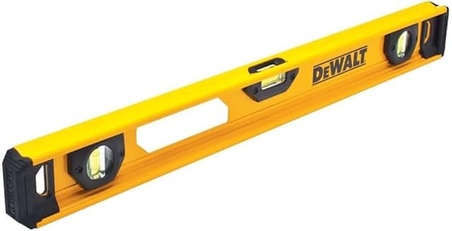 Small level for accurate alignment