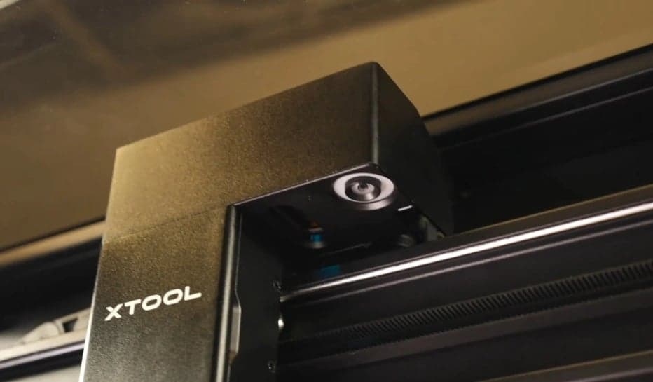 xTool P2S dual camera system visualization showing panoramic and close-up views